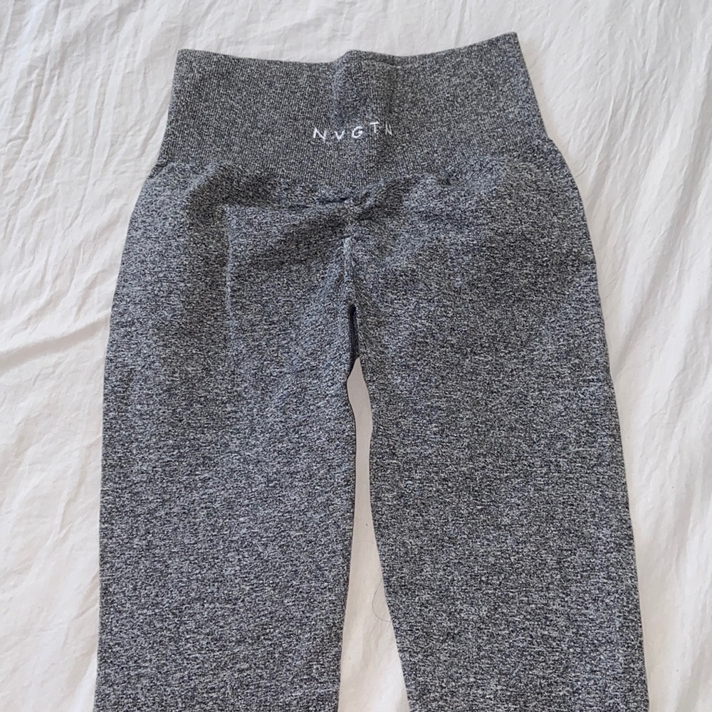 NVGTN booty scrunch leggings